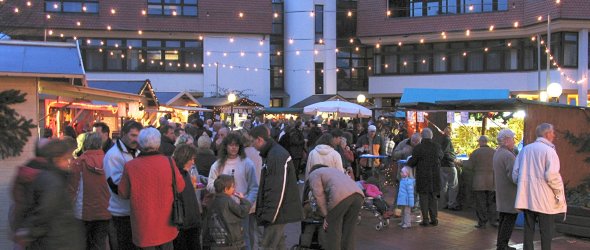 Weihnachtsmarkt Mutterstadt auf dem Herbert-Maurer-Platz und im Rathaus