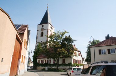 Blick auf die Protestantische Kirche aus der Luitpoldstraße