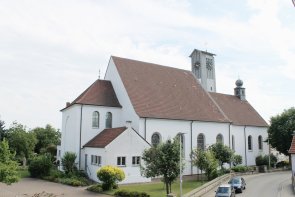 Katholische Kirche Die katholische Kirche mit der Ansicht aus der Rheingönheimer Straße