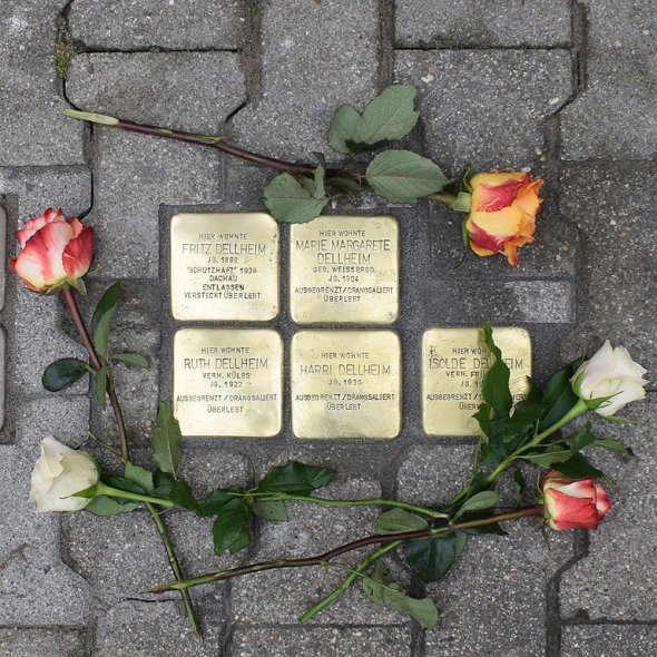 Steine in der Friedensstraße 8 Stolpersteine in der Friedensstraße 8
