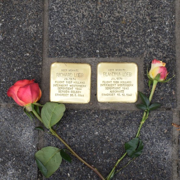 Steine in der Untere Kirchstraße 2 Stolpersteine in der Untere Kirchstraße 2