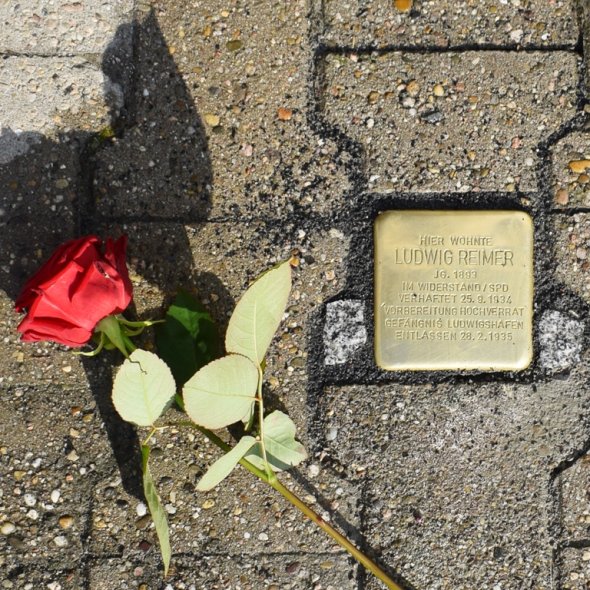 Stein in der Karl-Marx-Straße 7 Stolperstein in der Karl-Marx-Straße 7