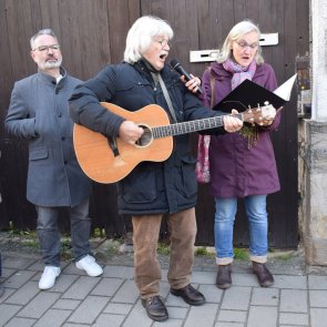 Uli Valnion fünfte Verlegung Uli Valnion bei der fünften Verlegung