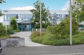 Aquabella Eingangsbereich Ansicht auf den Eingangsbereich des Spaßbades Aquabella in Mutterstadt