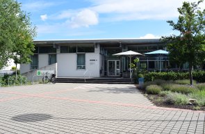 TSG Mutterstadt Halleneingang Blick auf den Haupteingang der Halle der TSG Mutterstadt