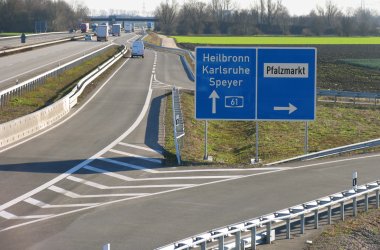 Bild der Abfahrt von der A61 zum Pfalzmarkt in Mutterstadt 